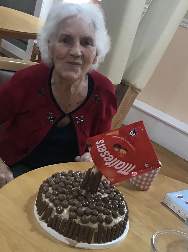 Anti gravity malteser cake vh: Key Healthcare is dedicated to caring for elderly residents in safe. We have multiple dementia care homes including our care home middlesbrough, our care home St. Helen and care home saltburn. We excel in monitoring and improving care levels.